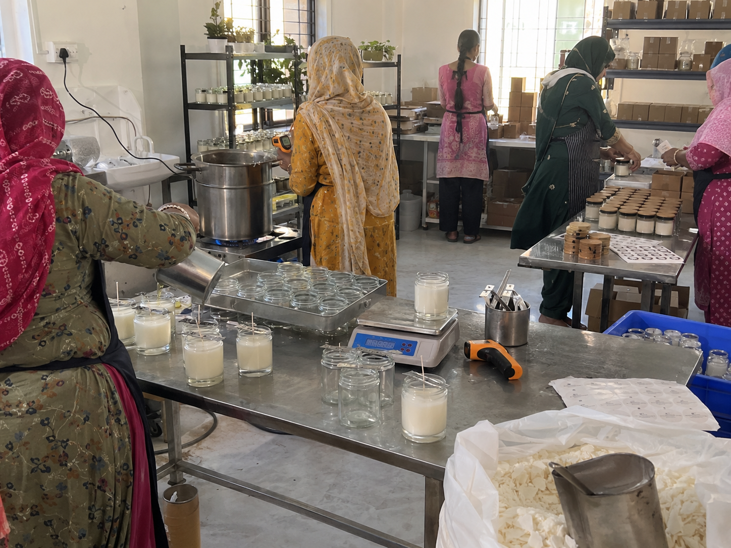 Women working at the Raw Papaya factory